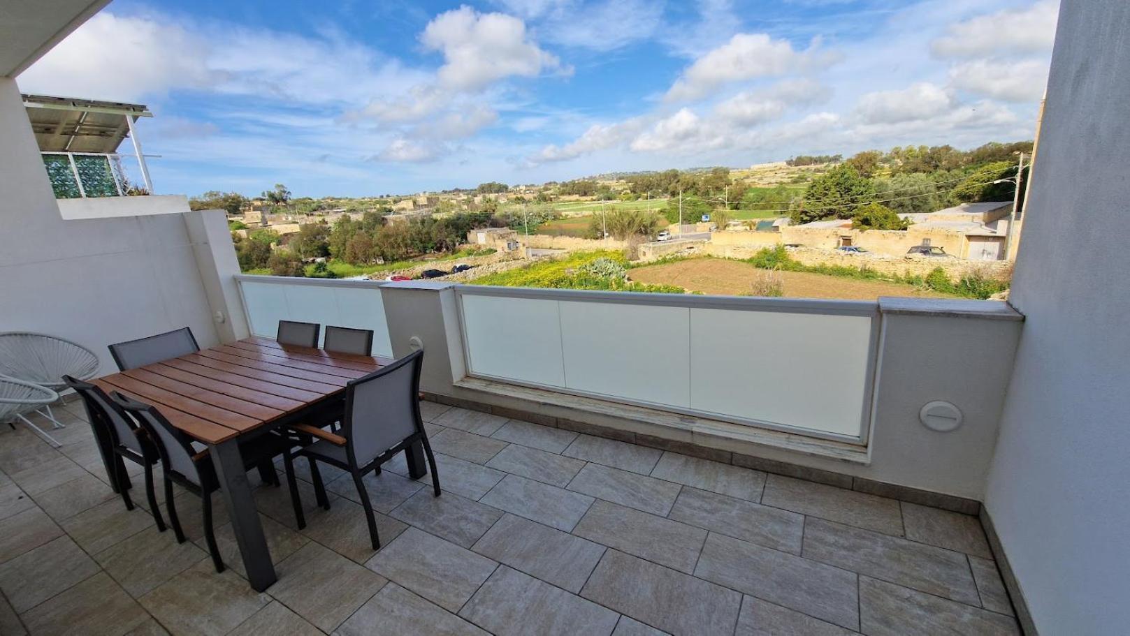 Carousel Apartments Qrendi Buitenkant foto